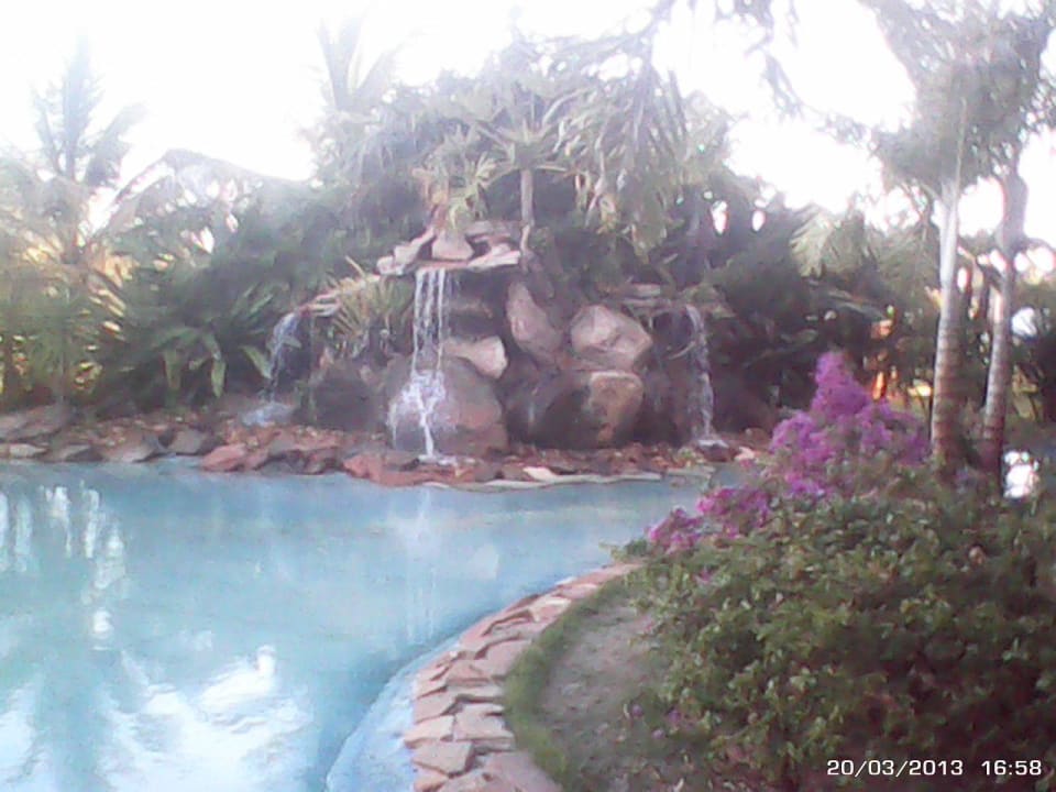 Hermosa fuente con cascadas me encantó! Grand Palladium Imbassai Resort & Spa