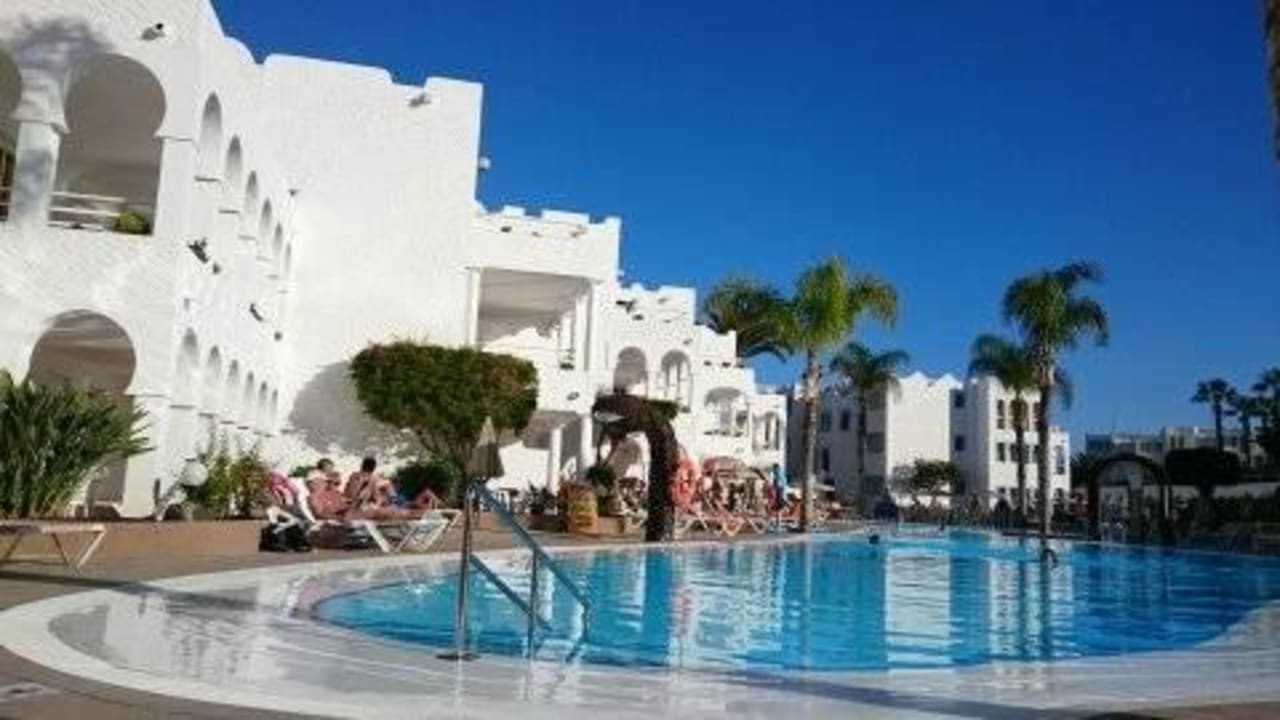 Poolanlage morgens 01.01.2016 Sotavento Beach Club
