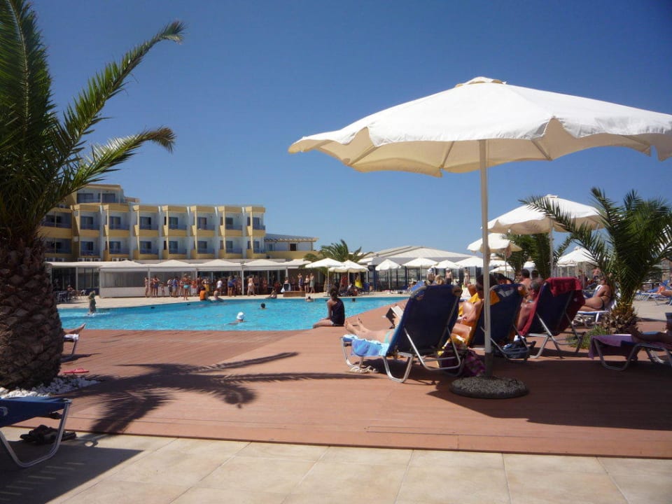 Relaxen am Pool Hotel Aphrodite Beach Club