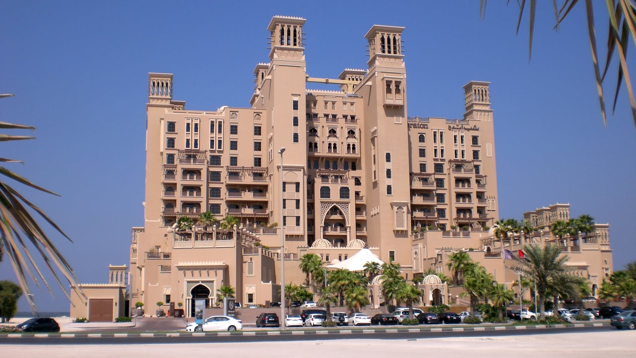 Außenansicht Sheraton Sharjah Beach Resort & Spa