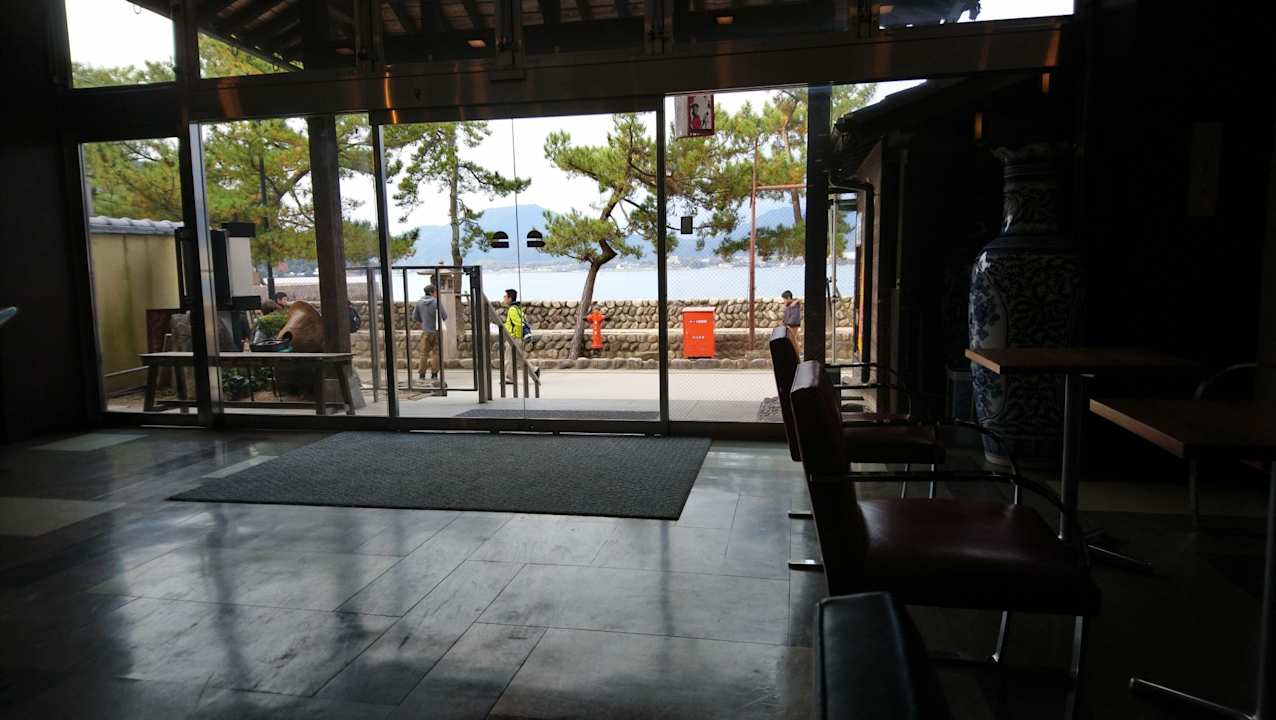 Lobby Sakuraya Hotel