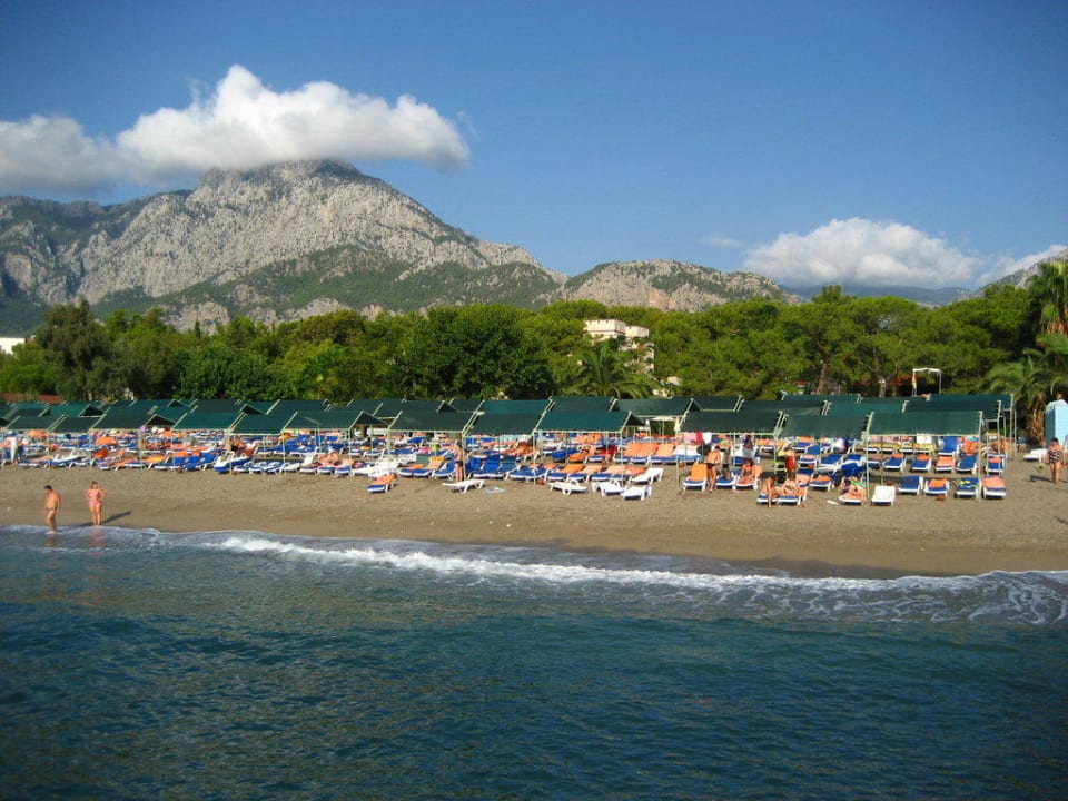 Strand mit Liegen Ulusoy Kemer Holiday Club