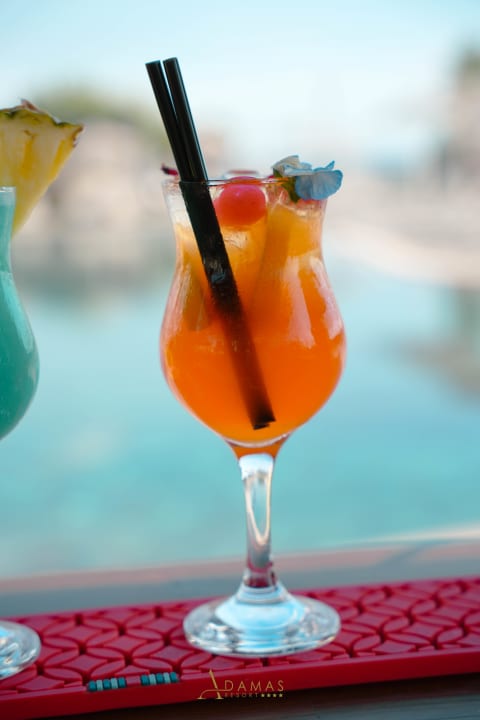 Gastro Adamas Resort & Hotel