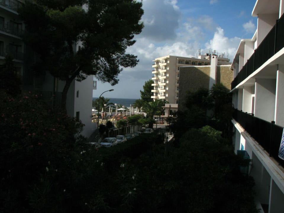 Blick zum Strand Hotel Osiris