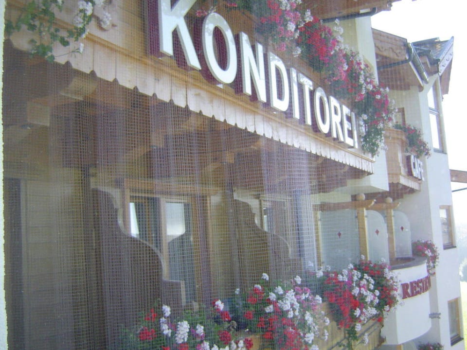 Außenansicht Hotel Riedl - Cafe Konditorei