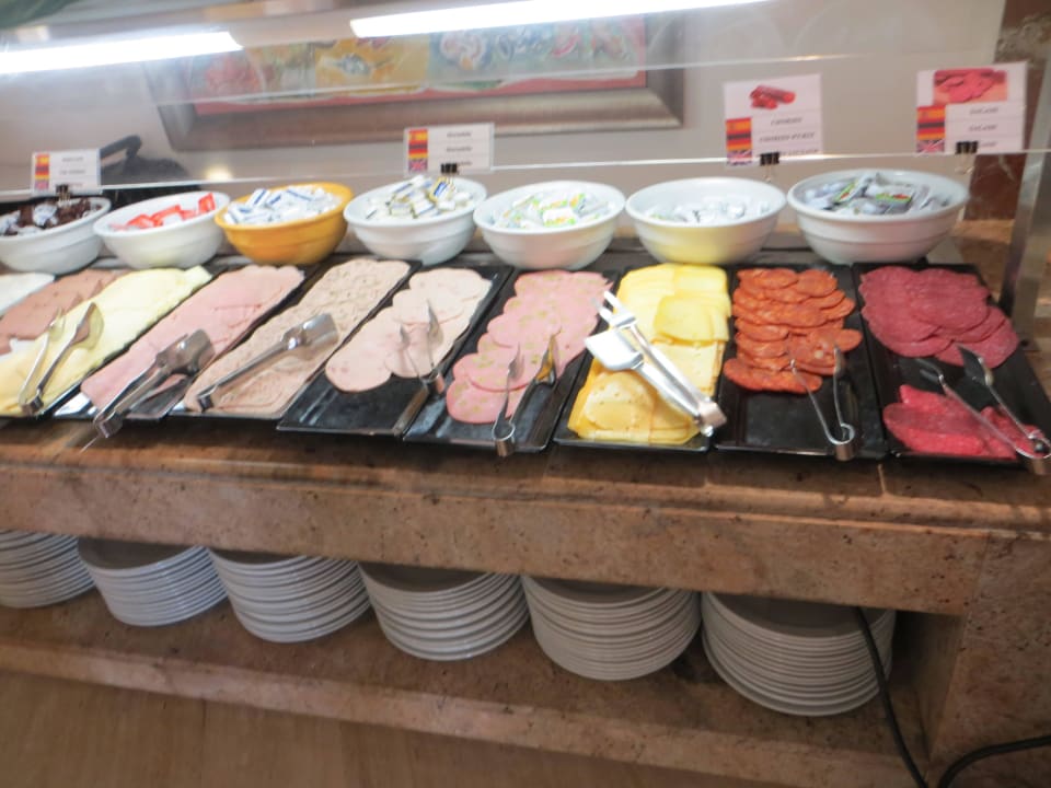 Teile des Frühstücksbuffets Aparthotel Playa Dorada