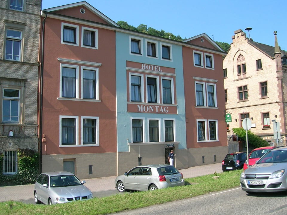 Rheinseite Hotel Montag