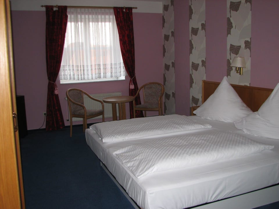 Zimmer mit XXL-Wasserbett Hotel Zur Eldenburg