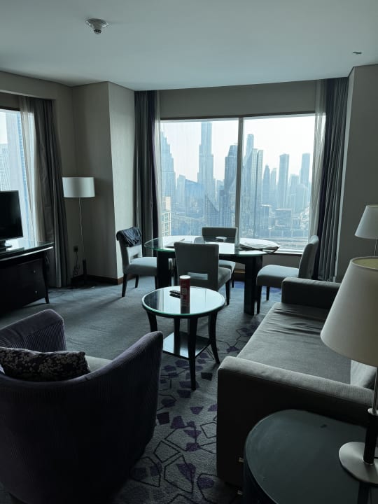 Zimmer Rose Rayhaan by Rotana