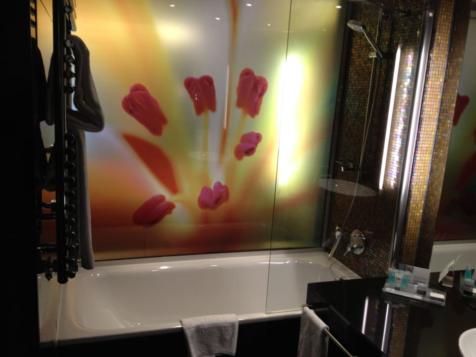 Bad mit Blick zum Bett Eurostars Grand Central