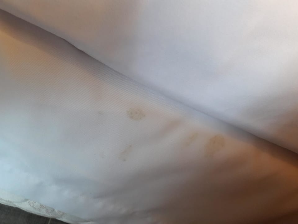 schmutzige Bettwäsche Dusit Thani Krabi Beach Resort