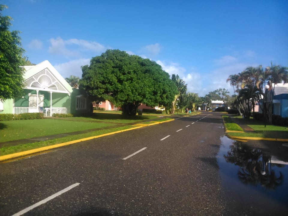 Hauptstrasse in der Anlage Puerto Plata Village