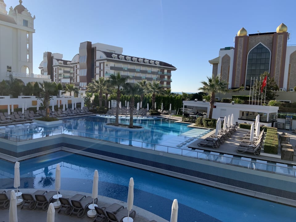 Pool Side Sunport Hotel & Spa