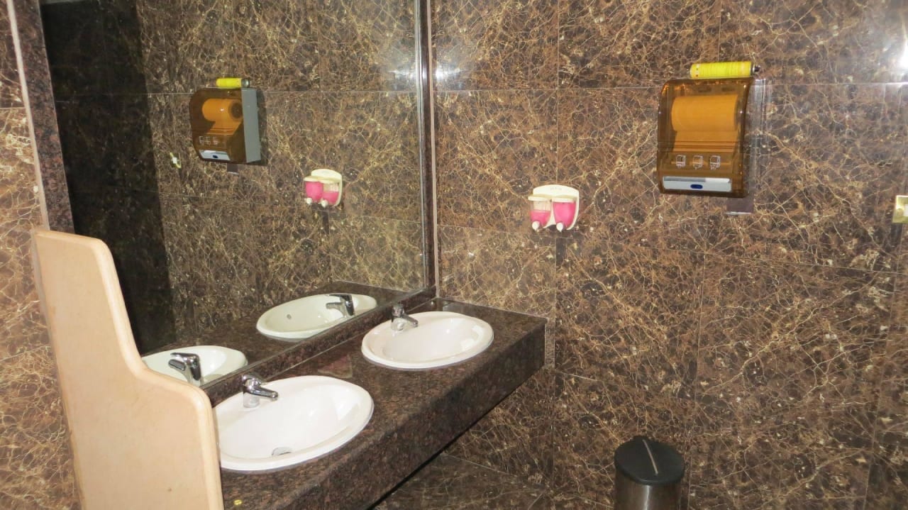 Öffentliche Toilette Hotel Delmon