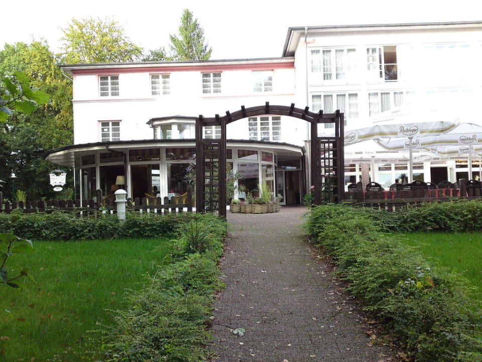 Außenansicht Hotel Waldhalle