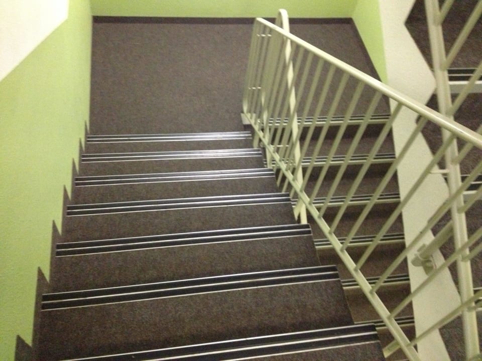 Treppenhaus B&B HOTEL Köln-Porz