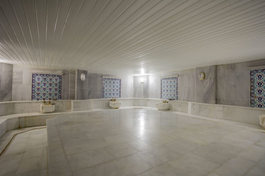 We offer you the best wellness & beauty treatments Clover Magic Park Beach Alanya