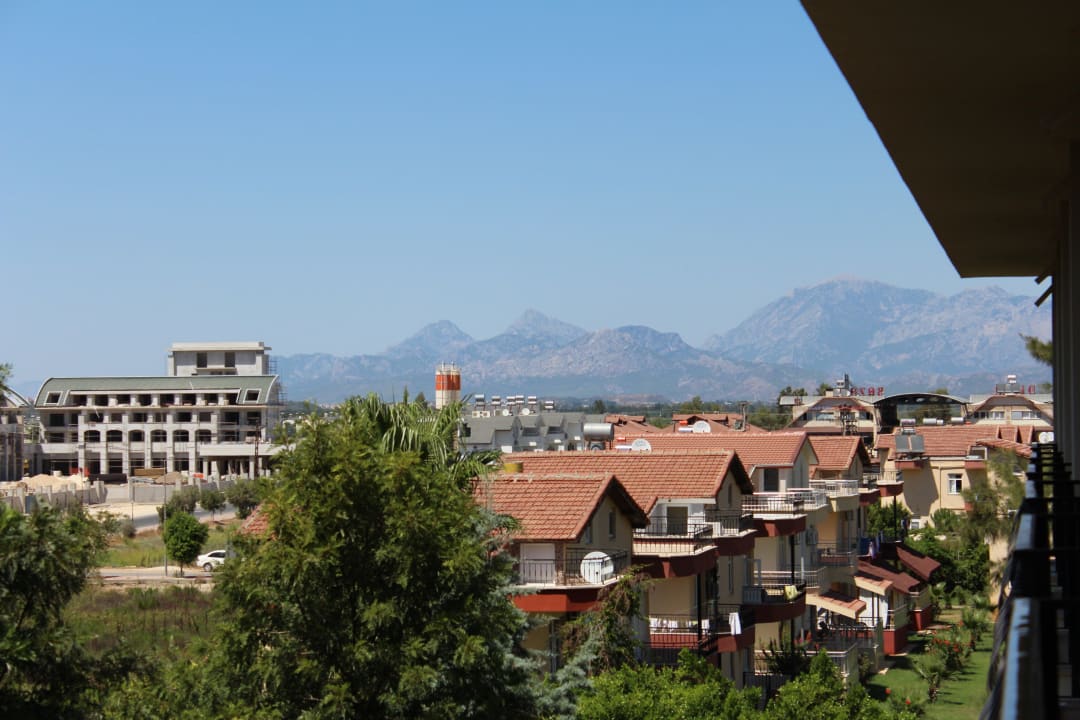 Вид с балкона на горы Belek Beach Resort Hotel