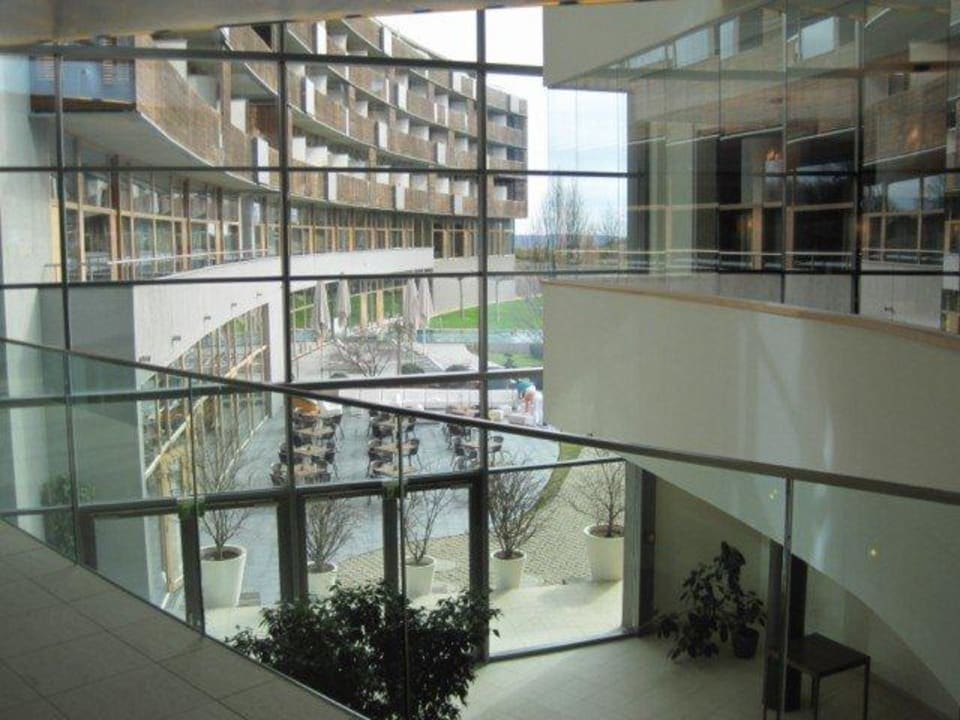 Sehr viel Glas Falkensteiner Balance Resort Stegersbach