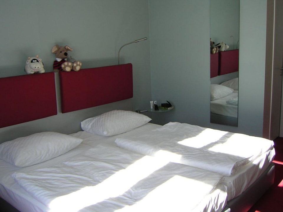 Hotelzimmer von innen Nordsee Hotel Fischereihafen