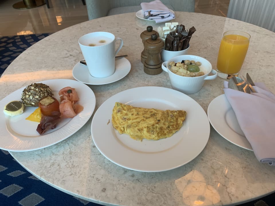 Gastro Grand Plaza Mövenpick Media City