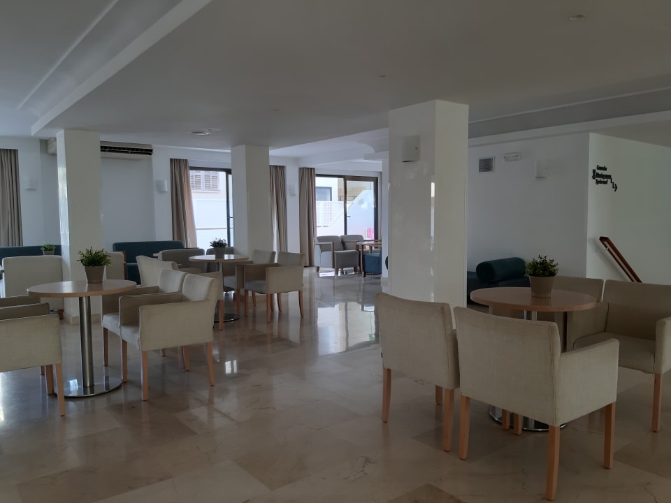 Lobby R2 Veronica Beach Hotel
