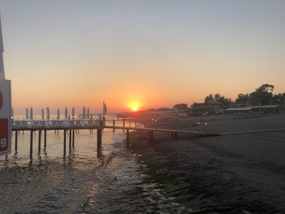 Strand Quattro Beach Spa & Resort