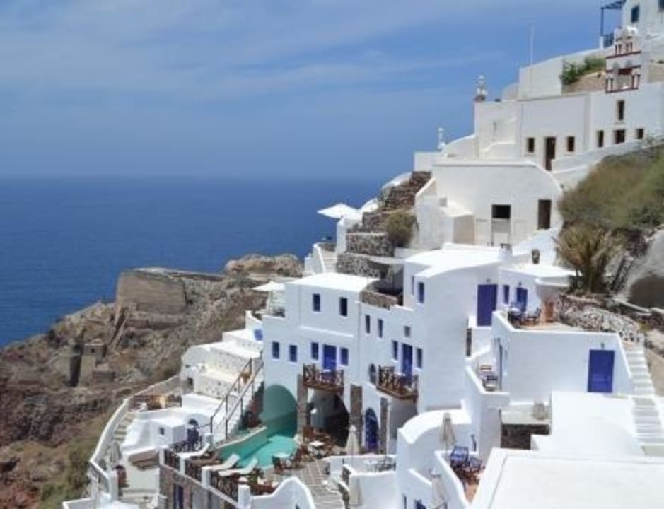 Unten Mitte, der Pool Hotel Oia Mare Villas