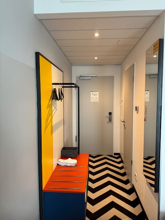 Zimmer Holiday Inn - the niu, Form Stuttgart Feuerbach