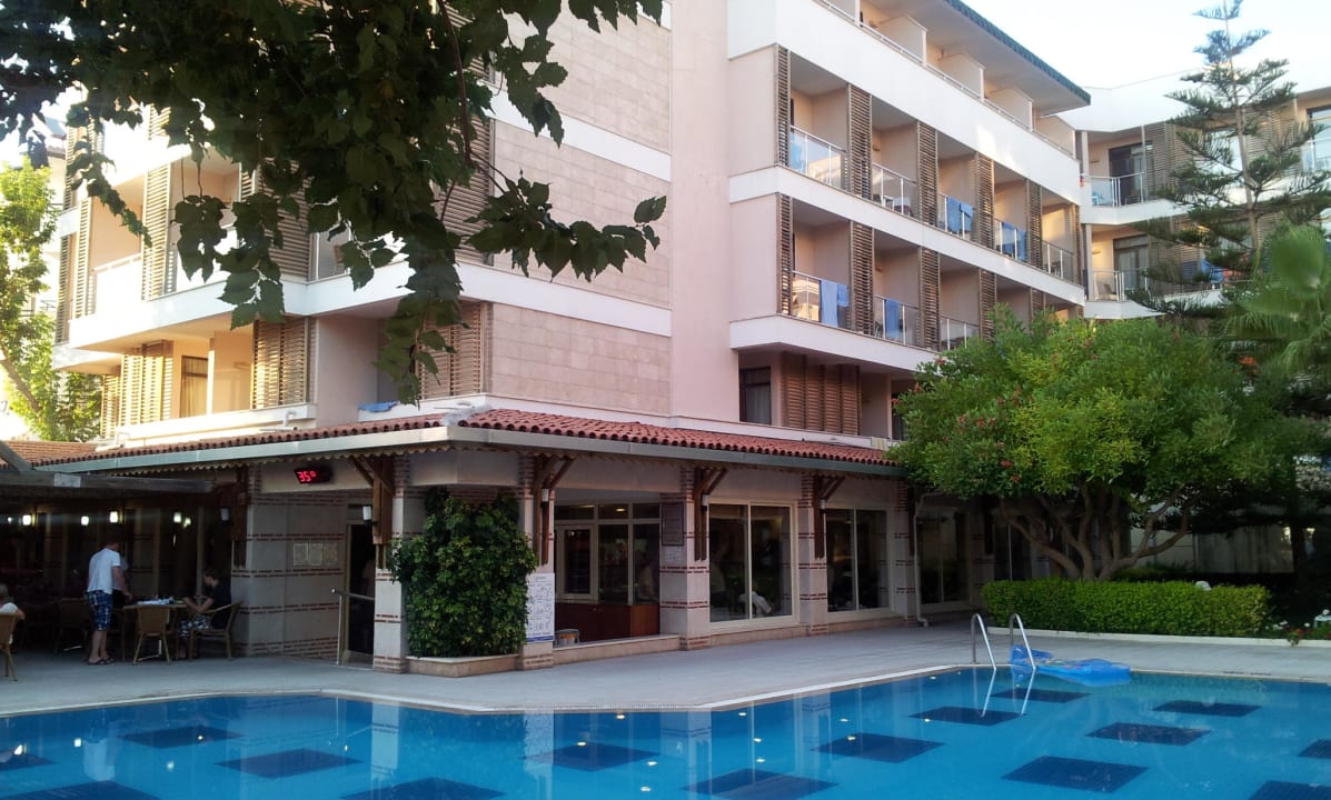 Pool und Hotel  Trendy Side Beach Hotel - Adults only