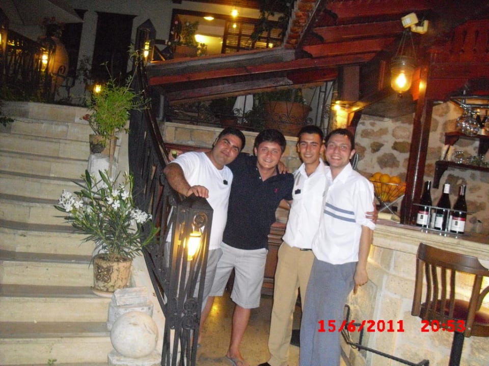 Mehmed mit Hotelcrew Dogan Hotel by Prana Hotels & Resorts