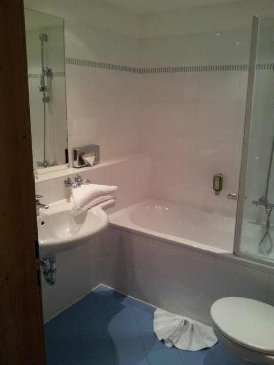 Bad Zimmer 223 Falkensteiner Hotel Cristallo