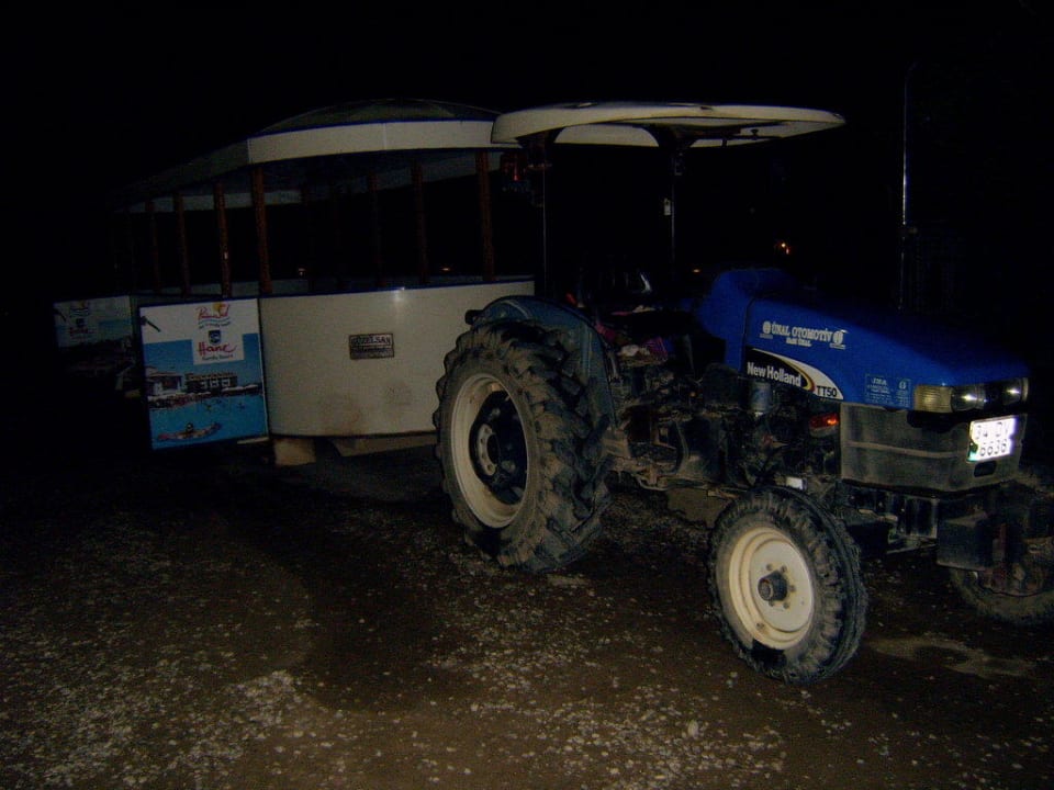 Der Transport  zum Strand. Hane Family Resort