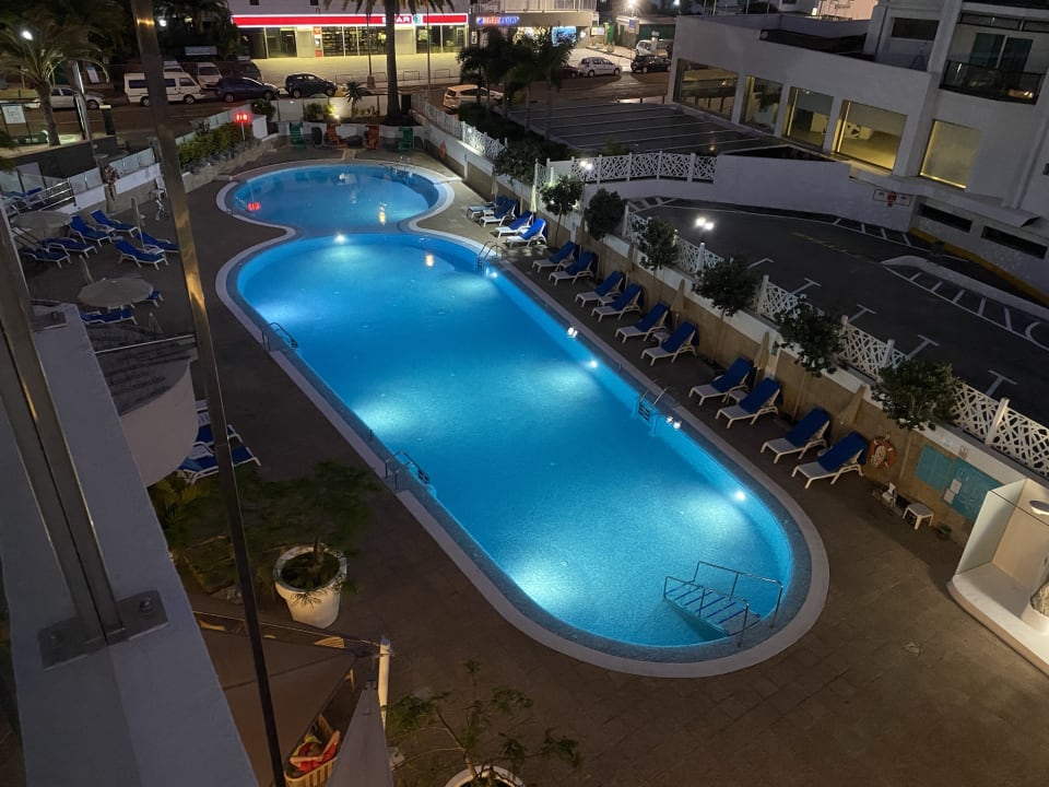 Pool Bull Escorial & Spa