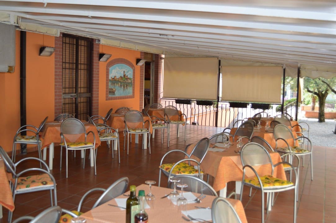 Sommerterrasse Hotel Azzurra