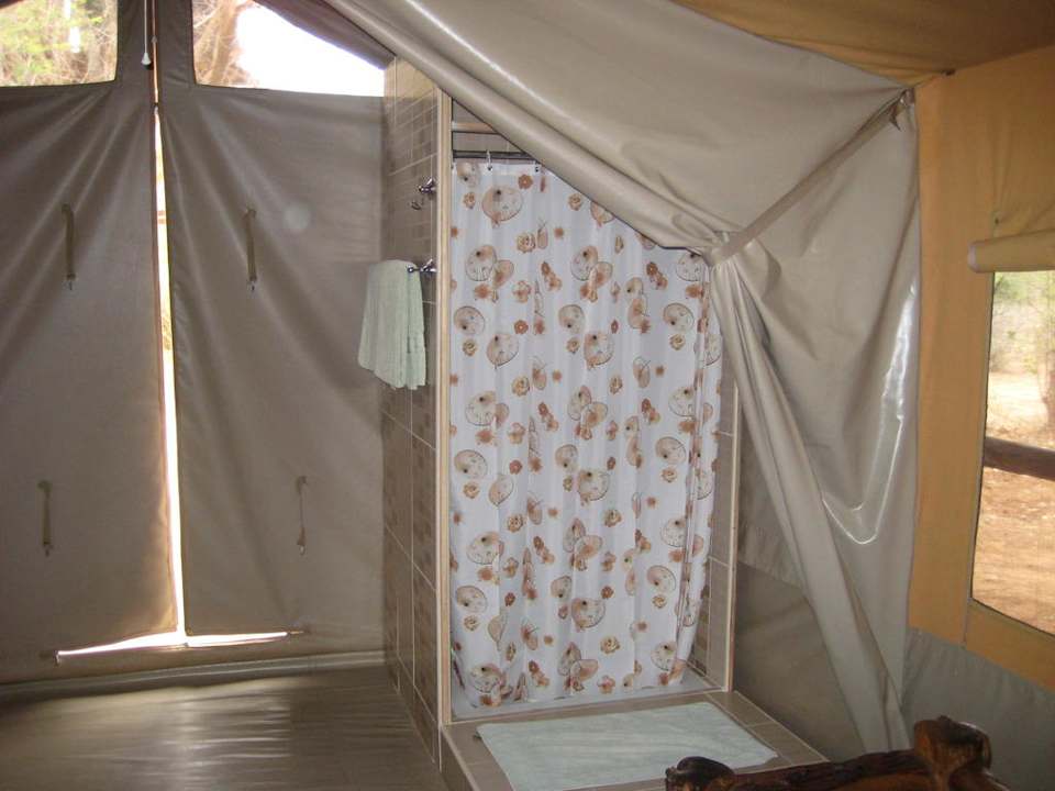 Die Dusche Hotel Ndololo Safari Camp