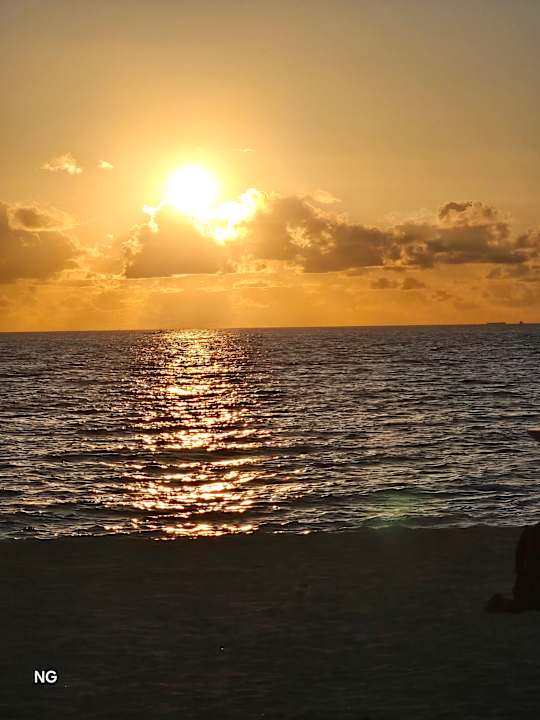 Strand Meeru Maldives Resort Island