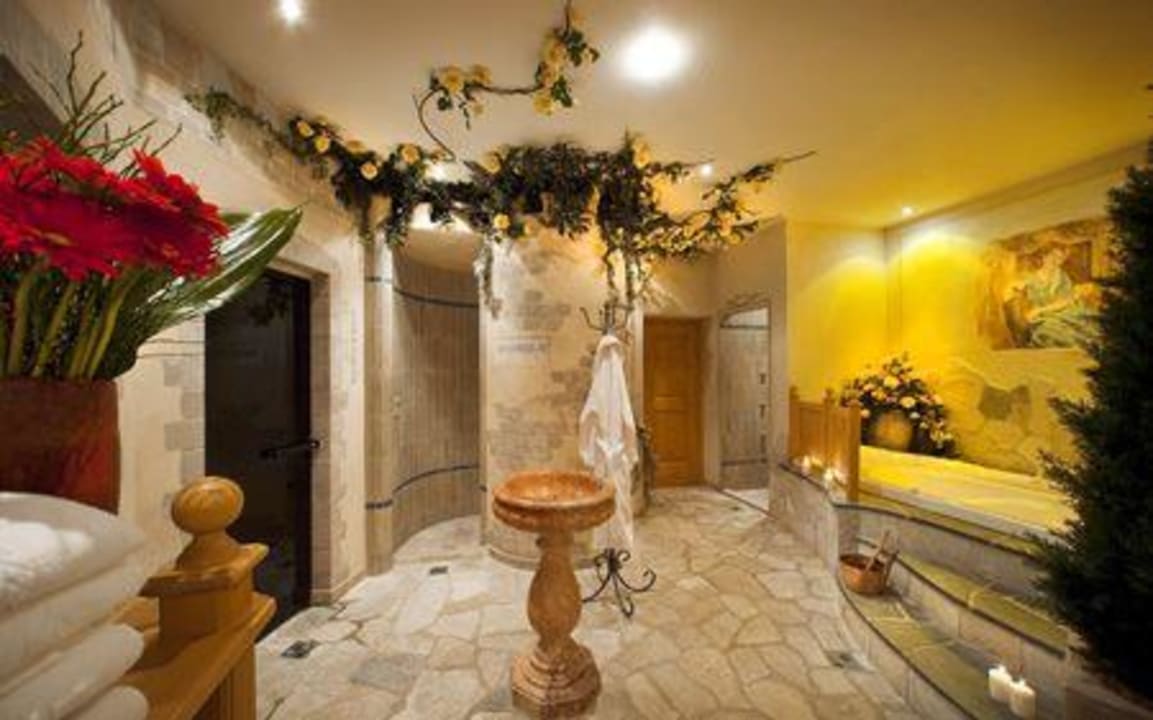 Pool facilities Genießerhotel Messnerwirt