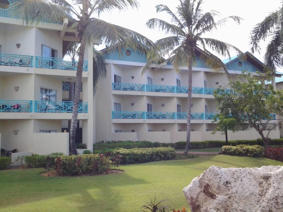Gebäudekomplex von außen Dreams La Romana Resort & Spa
