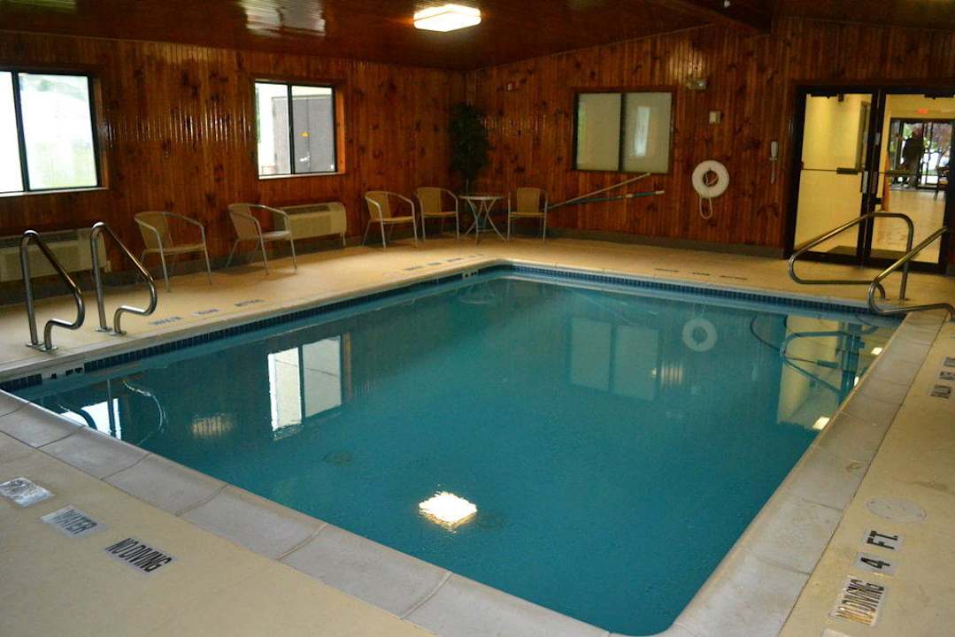 Der Innenpool Super 8 by Wyndham Grove City