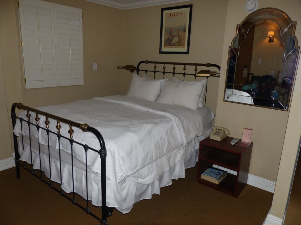 Renoviertes Doppelzimmer mit tollem Boxspringbett Life Hotel New York