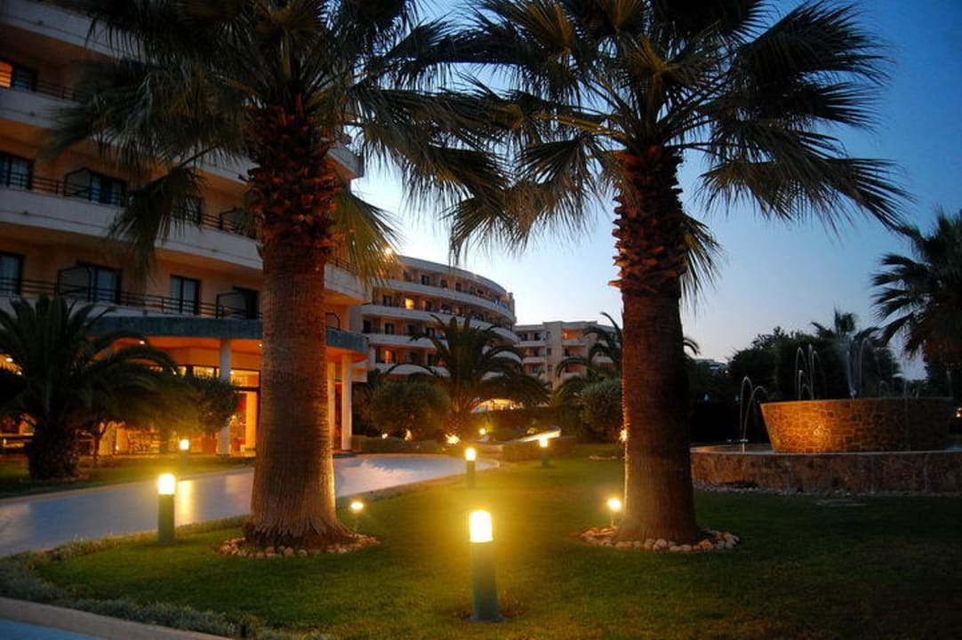 Blick auf die Rezeption (Bau 1) allsun App.-Hotel Orient Beach