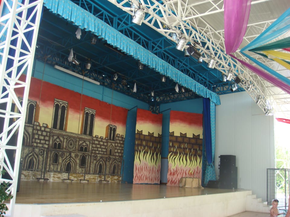 Сцена амфитеатра Miarosa Kemer Beach