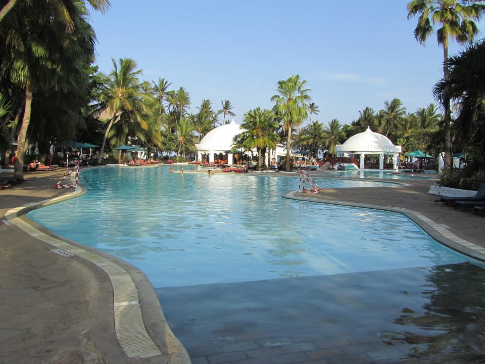 Der untere Pool Hotel Southern Palms Beach Resort
