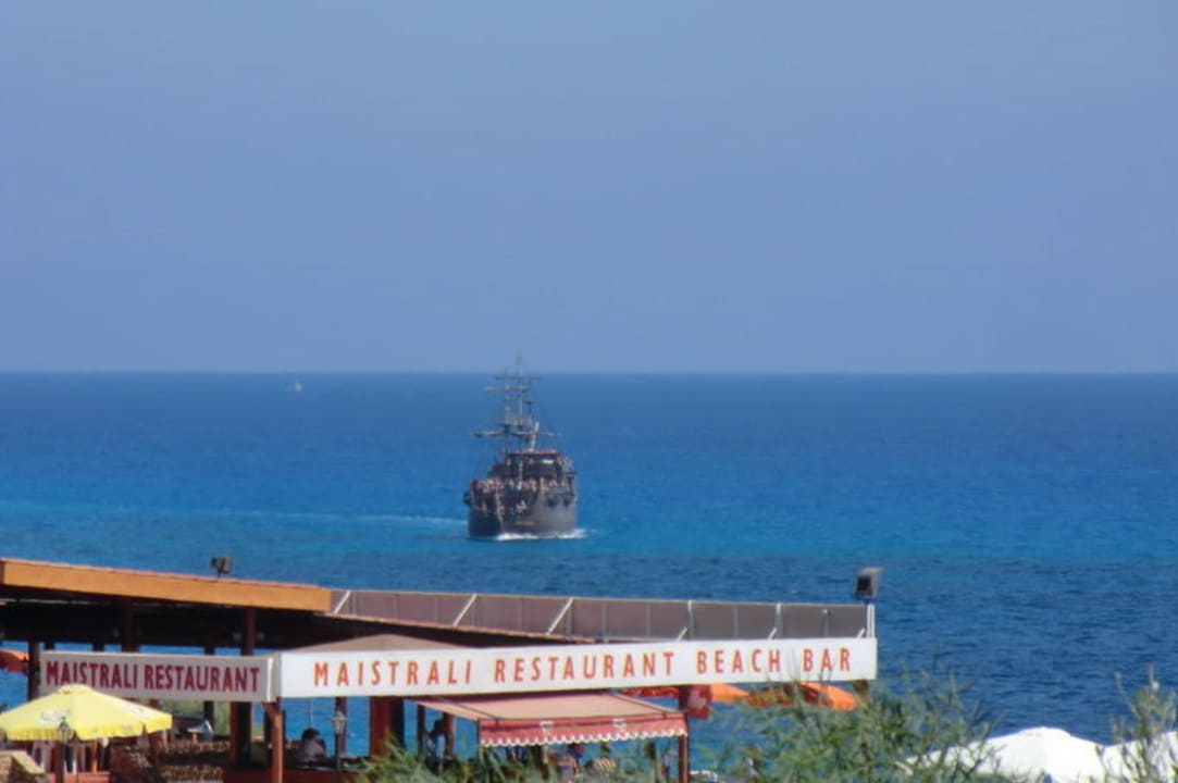 Piratenschiff Napa Mermaid Hotel & Suites