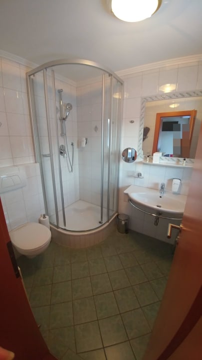 Kleines, aber ausreichend großes Bad Hotel Berghof