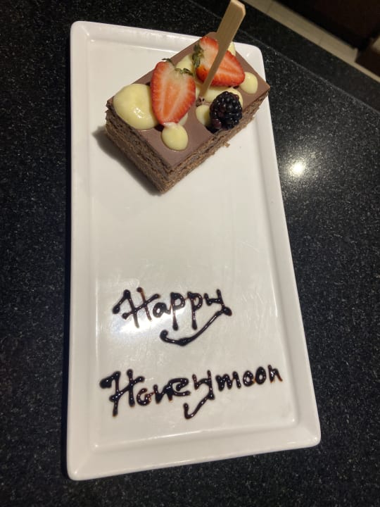 Gastro Rose Rayhaan by Rotana