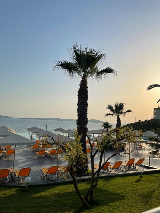 Ausblick Akrathos Beach Hotel