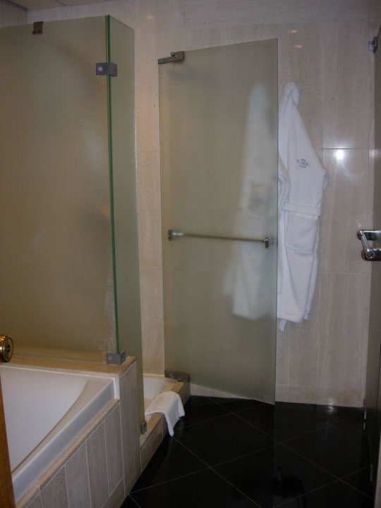 Badewanne, Dusche Bademäntel Hotel The Cliff Bay (PortoBay)