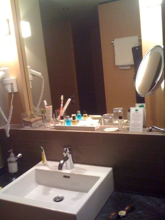 Waschecke im Zimmer Nürburgring Congress Hotel